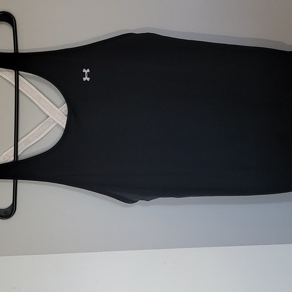 Underarmour Medium workout tank - Picture 3 of 6